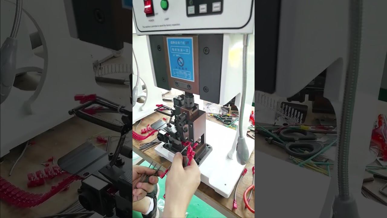 110V 2T Terminalmachine voor Export - Demonstratievideo #machine #kabelstripmachine #fabriek