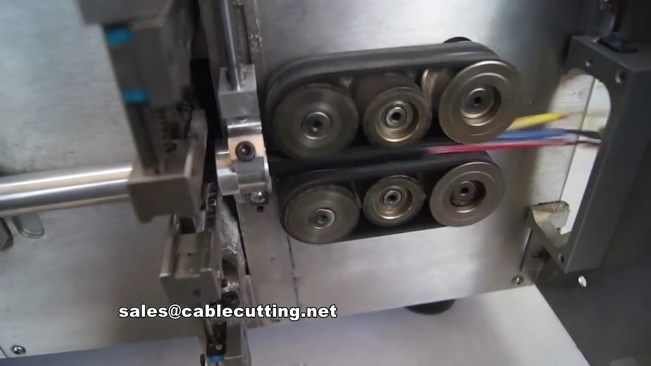 Efficiënte snij- en stripmachine voor meeraderige dubbelomhulde kabels