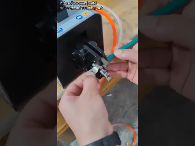 Pneumatische krimpmachine voor kleine terminals – compact, snel en betrouwbaar