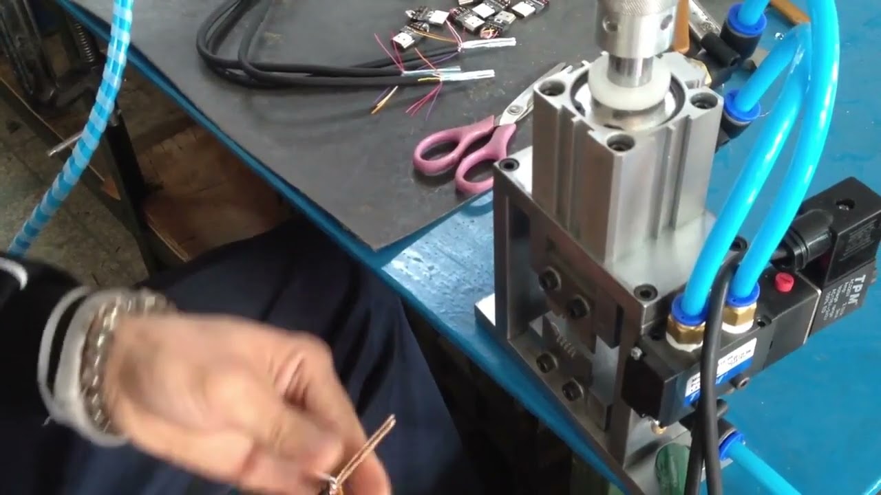 Verticale aluminiumfolie snijmachine WPM-901 - Precisie voor industriële verpakkingen