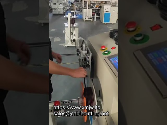Automatische wikkel-, bind- en afsnijmachine met draadordening voor efficiënte kabelverwerking