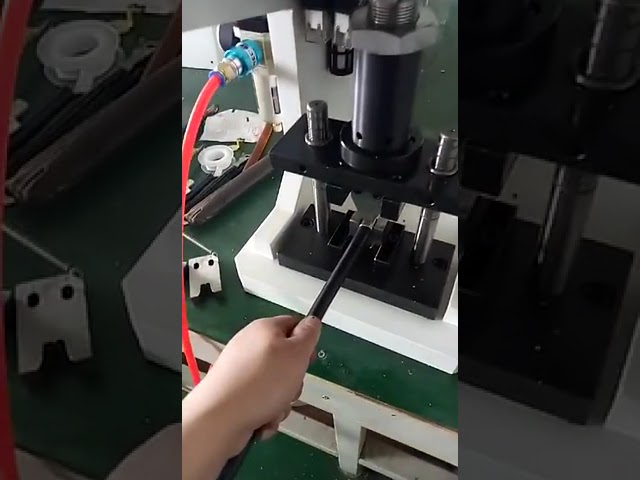 Krachtige hydraulische kabelkrimpmachine – optimaal voor industriële draadverwerking